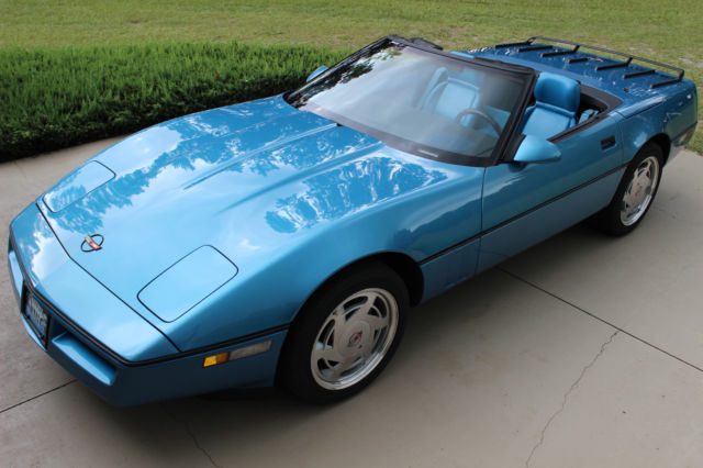1989 Chevrolet Corvette Convertible Owned by Stephen King Collectible