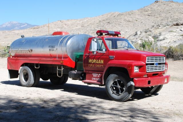 1986 Ford F700 Tank Truck for Potable Water