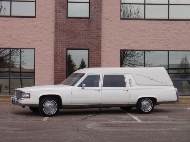 1990 Cadillac Fleetwood Funeral