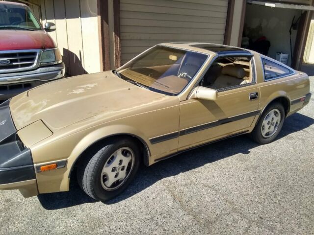 1985 Nissan 300ZX HAND PAINTED GOLD PIN STRIPES