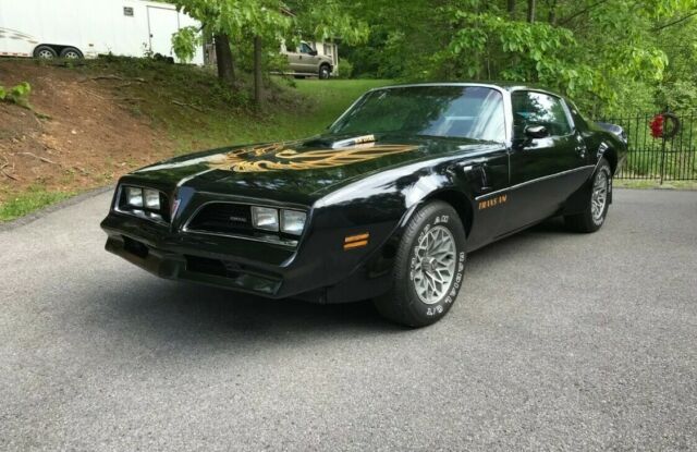 1977 Pontiac Trans Am -FIRST YEAR OF THE BANDIT-VERY RELIABLE CLASSIC-