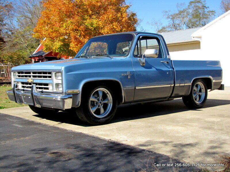 1986 Chevrolet C-10 REAL NICE !!! GREAT DAILY DRIVER !! RUST FREE !!
