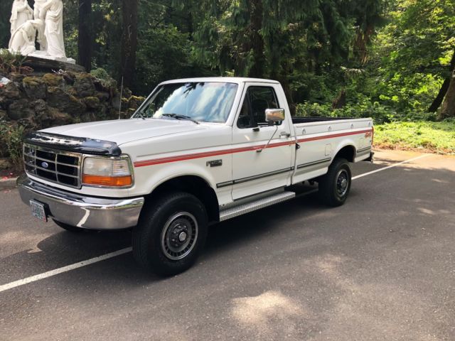 1992 Ford F-250 reg cab  4x4 manual transmission only 83869 miles
