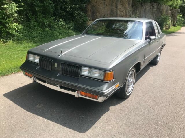 1988 Oldsmobile Cutlass Classic Brougham 2dr Coupe