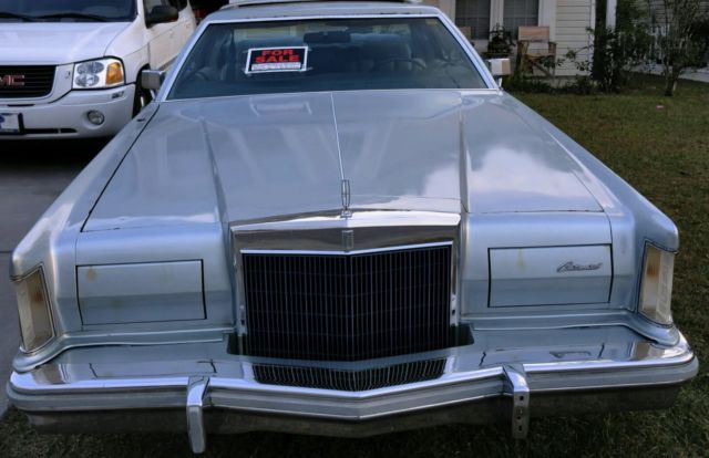 1978 Lincoln Mark Series 2 door coupe, moonroof, AM/FM/8 track, CB radio