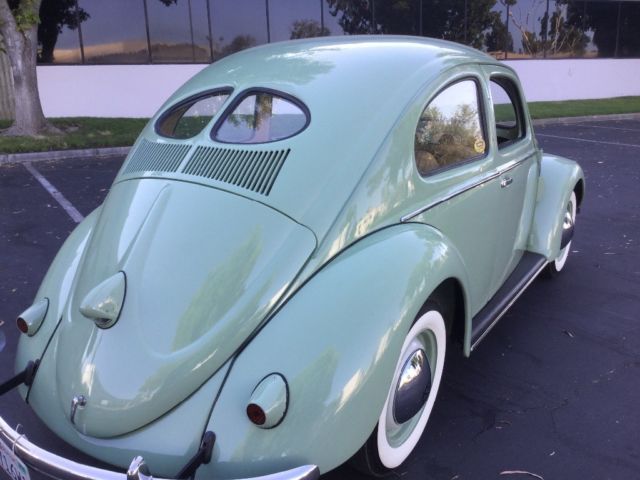 1952 Volkswagen Beetle - Classic Chrome