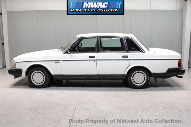 1989 Volvo 240 **WATCH  YOUTUBE VIDEO ** - FLORIDA CAR - RUNS AND
