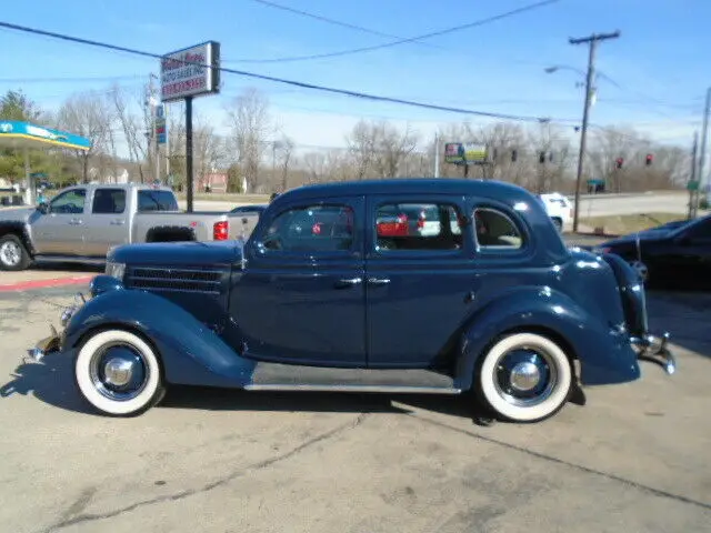 1936 Ford Deluxe