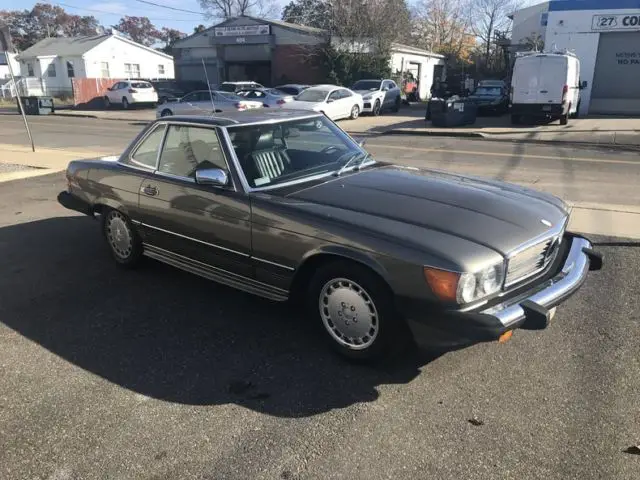 1986 Mercedes-Benz 560 SL Base Convertible 2-Door