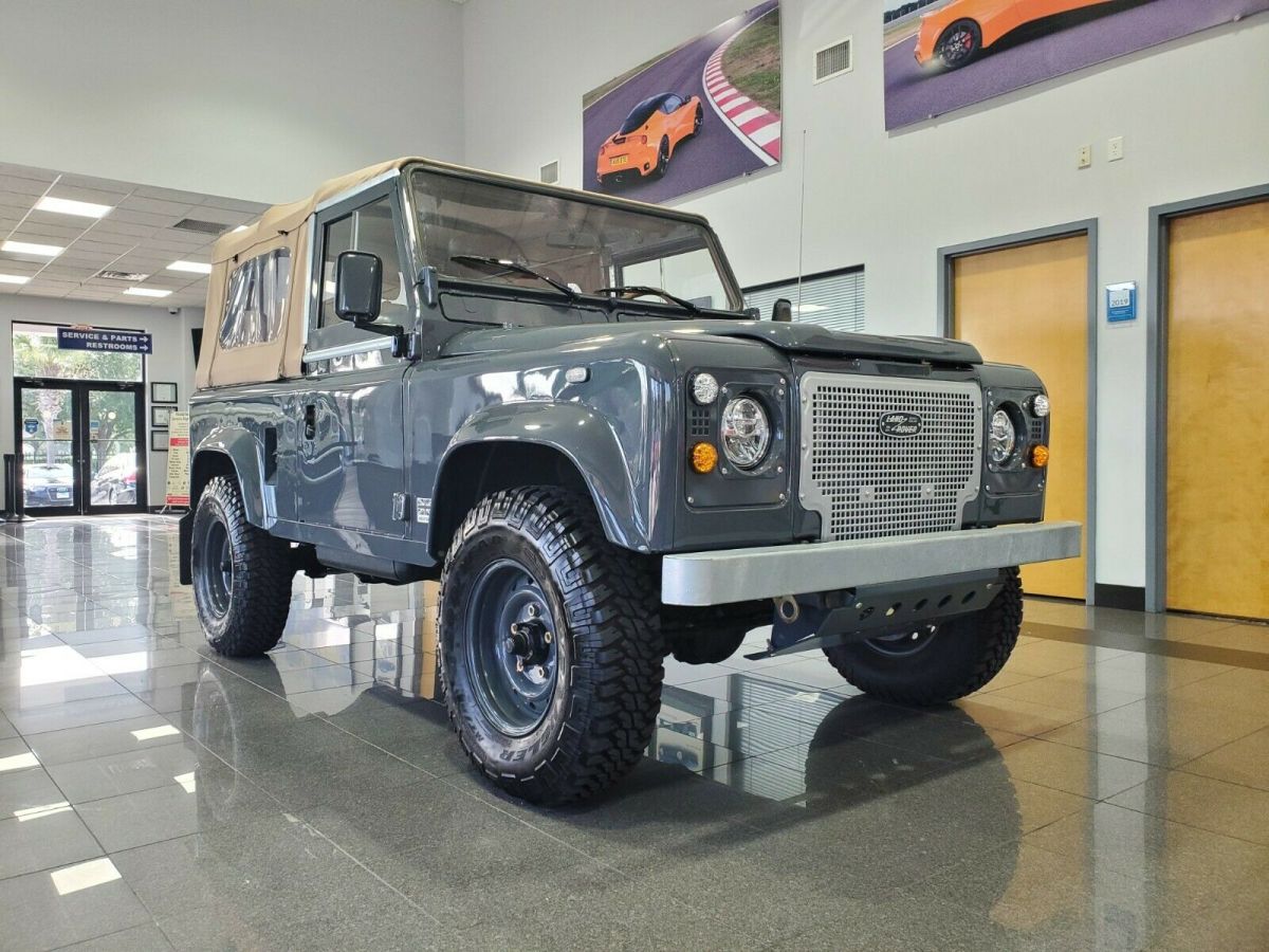 1991 Land Rover Defender 90 3 DOOR SOFT TOP V8