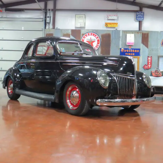 1939 Ford 2 dr coupe Deluxe Old School Hot Rod