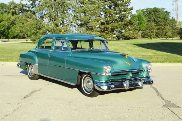 1952 Chrysler Saratoga 4 door sedan