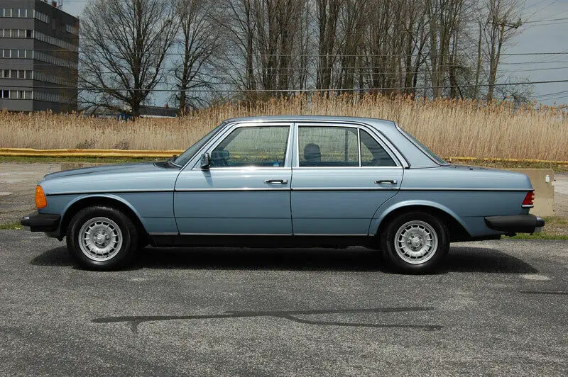 1985 Mercedes-Benz 300-Series