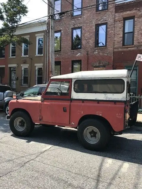 1974 Land Rover Defender Rusty