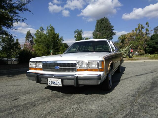 1990 Ford Crown Victoria LTD Country Squire