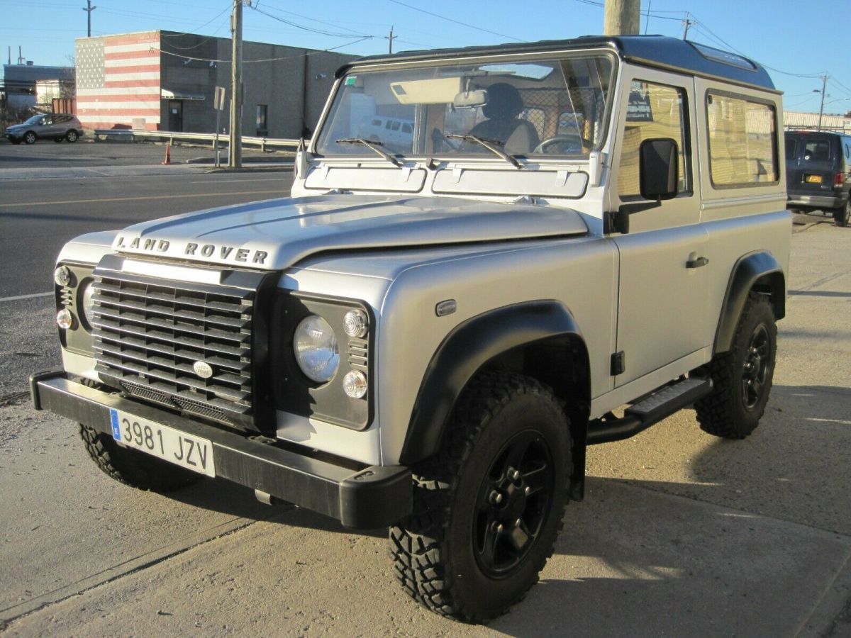 1990 Land Rover Defender DIESEL 5SPD LHD DRY 4x4 LOW MILES