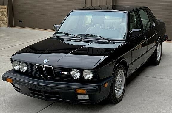 1988 BMW M5