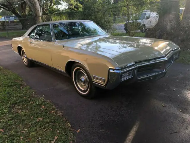 1969 Buick Riviera --