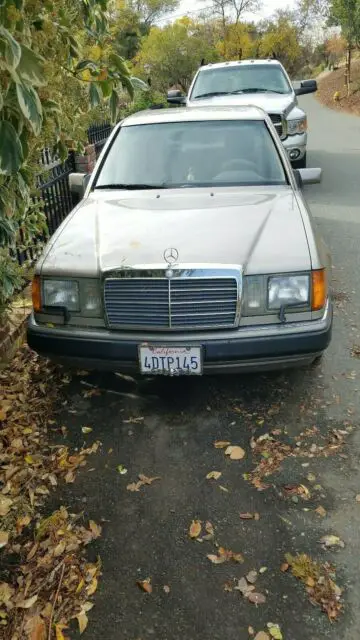 1993 Mercedes-Benz 400-Series