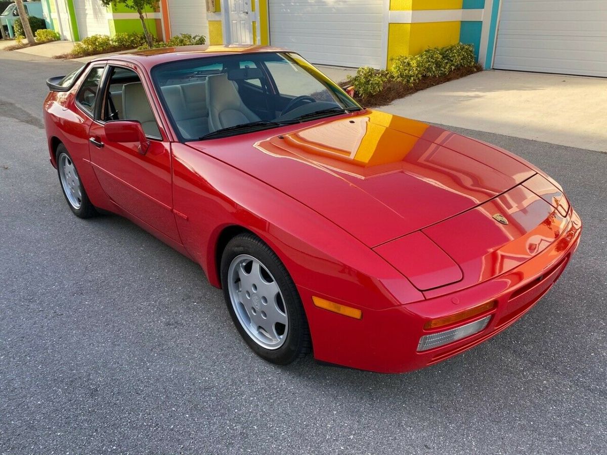 1989 Porsche 944 COUPE