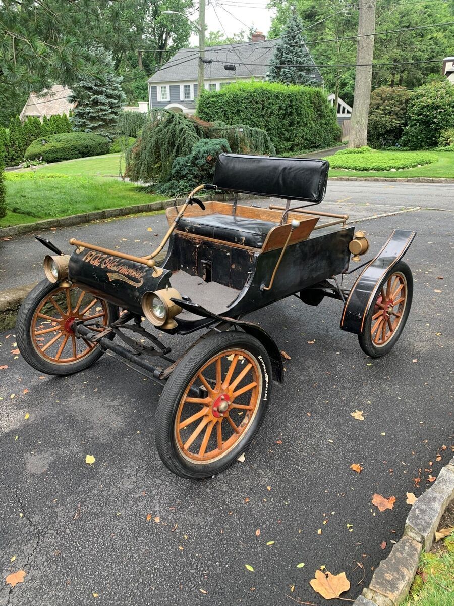 1902 Oldsmobile Curved Dash