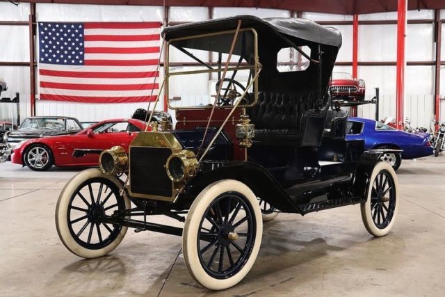 1911 Ford Model T --