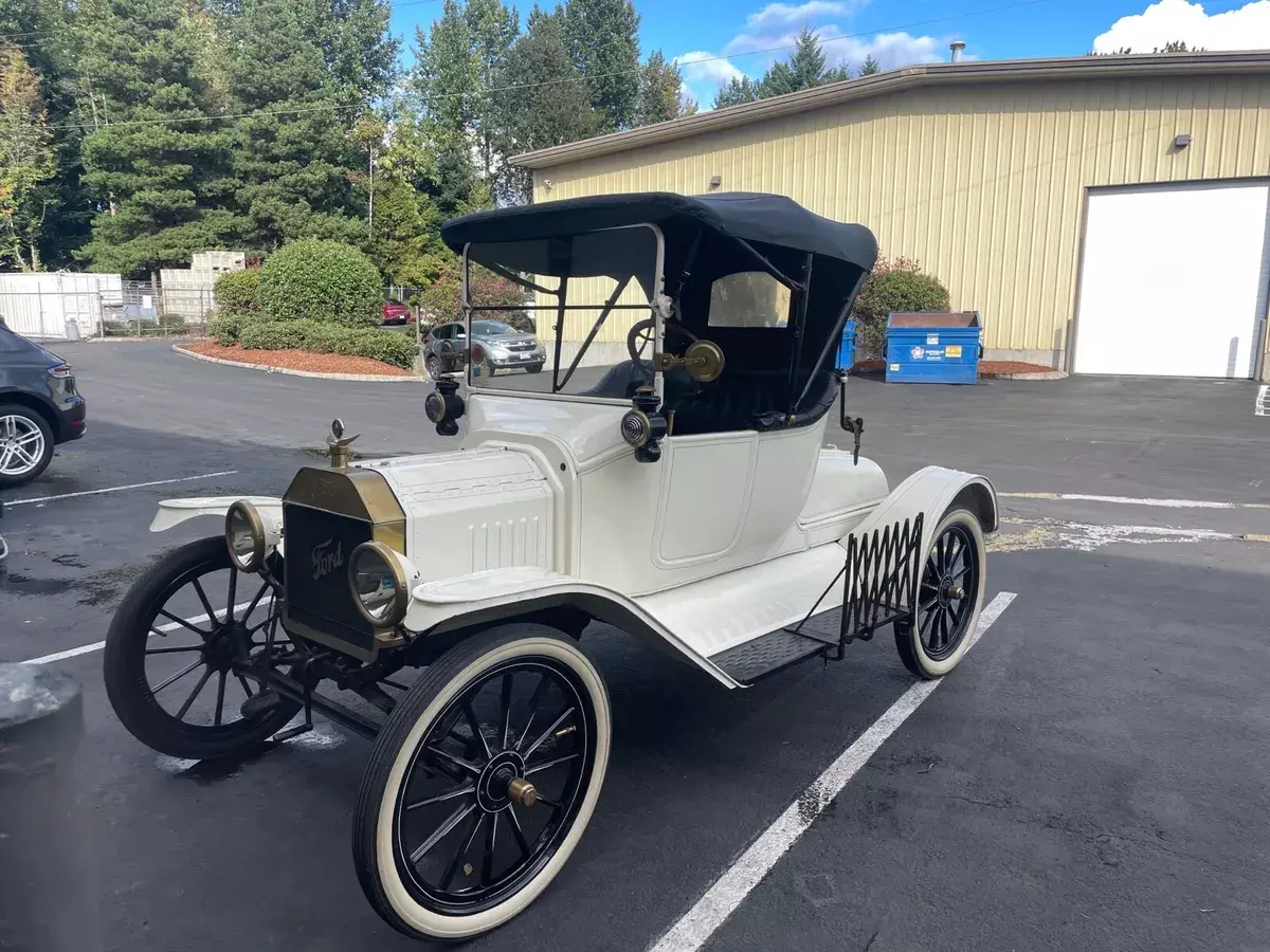 1915 Ford Model T 2DR