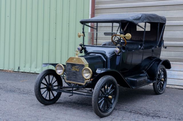 1915 Ford Model T TOURING