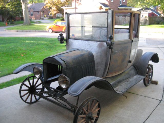 1922 Ford Model T COUPE