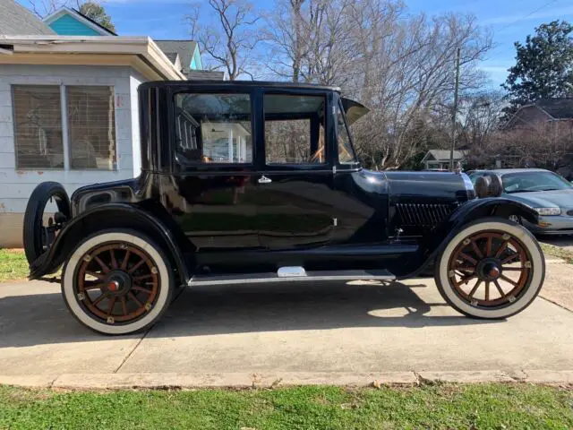 1922 Oldsmobile Model 43-A Opera Coupe