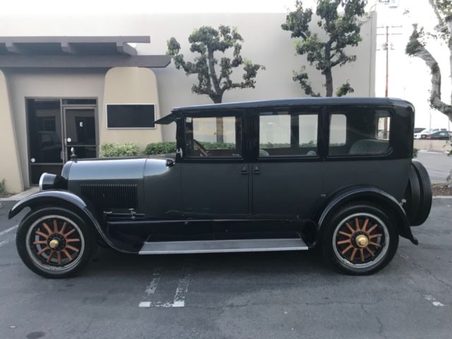 1923 Cadillac V-63 Suburban