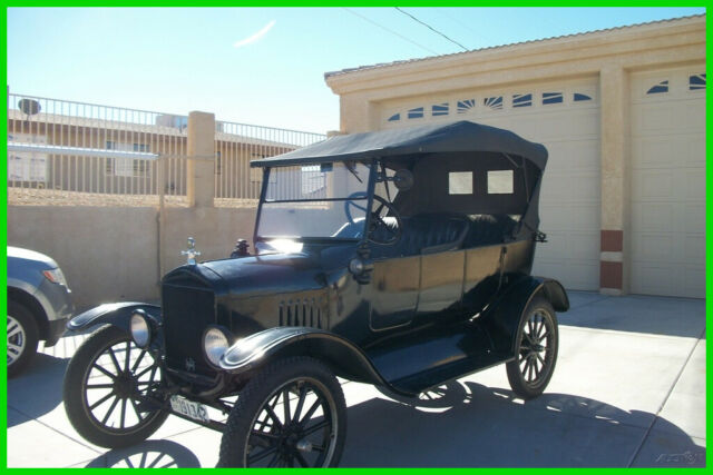 1923 Ford Model T 3 Door Touring Sedan