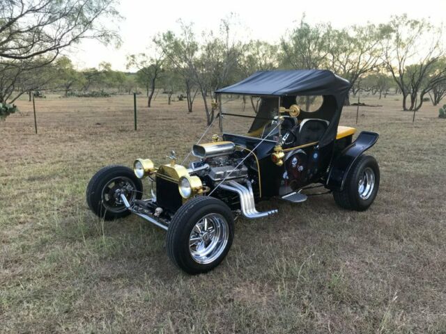 1923 Ford T-Bucket 400 HP Jag rear auto way cool