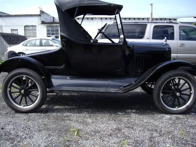 1925 Ford Model T Roadster