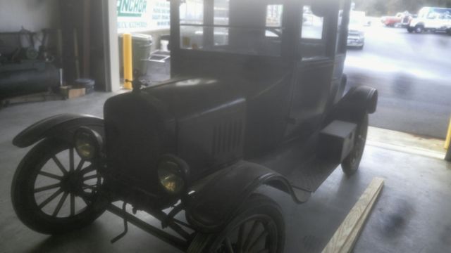 1925 Ford Model T coupe