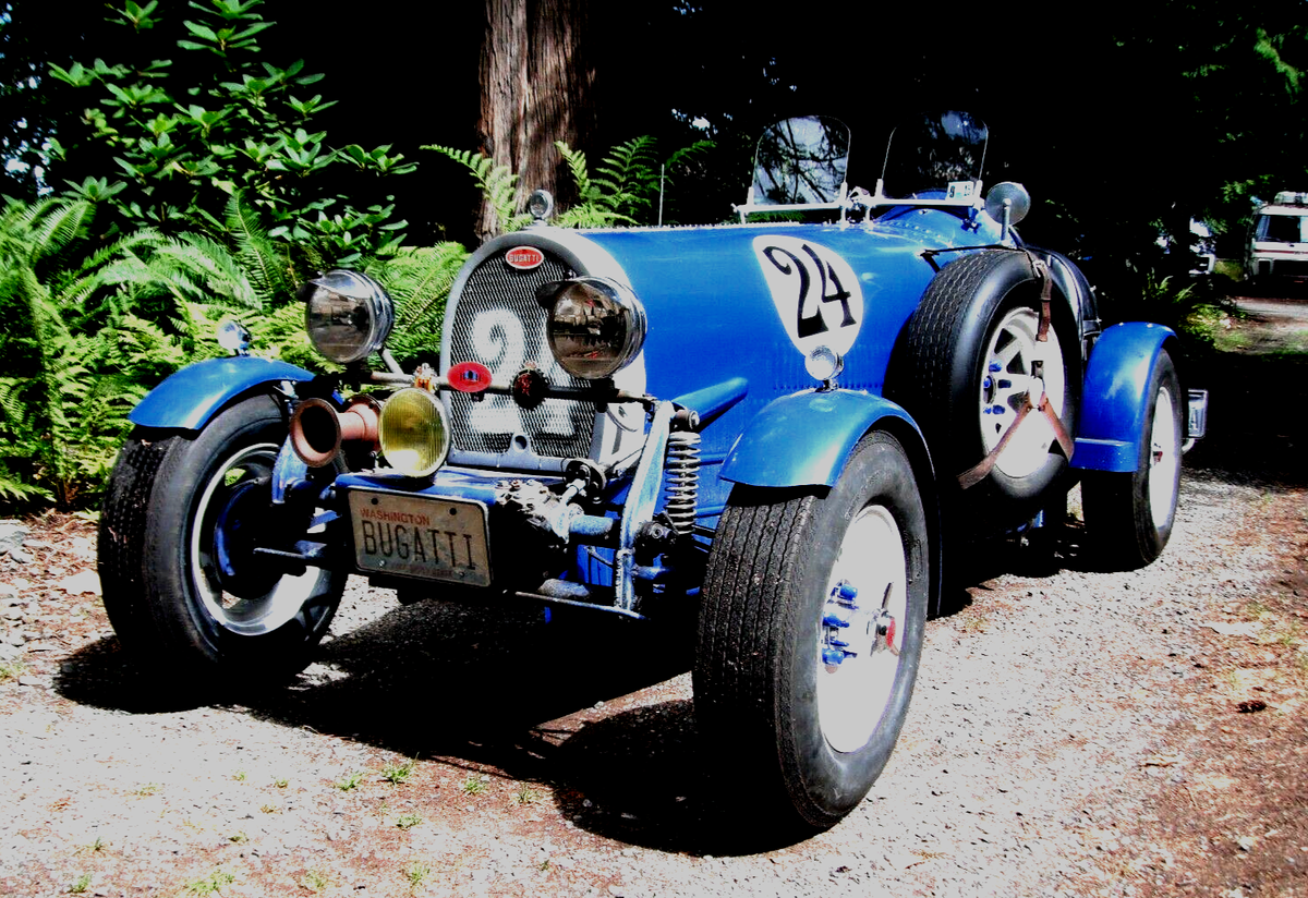 1927 Bugatti Type 35-B Replica Kit Car Makes Grand Prix Oldtimer