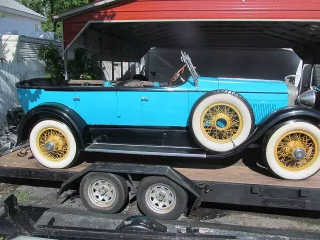 1928 Lincoln Touring Sedan