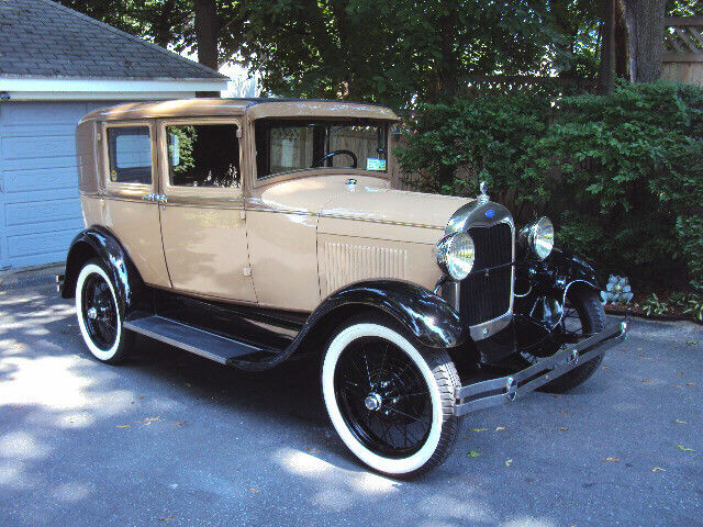 1929 Ford Model A Blindback Sedan