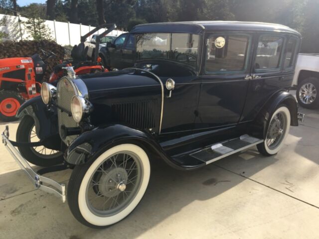 1929 Ford Model A Deluxe Murray Town Sedan