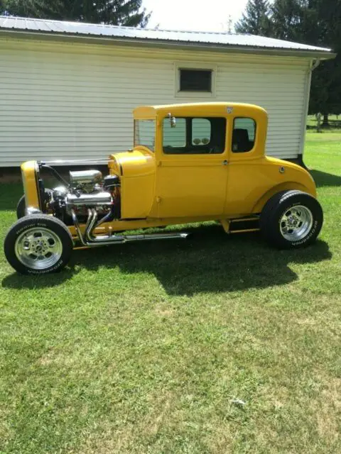 1929 Ford Model A Hot Rod 5 window coupe