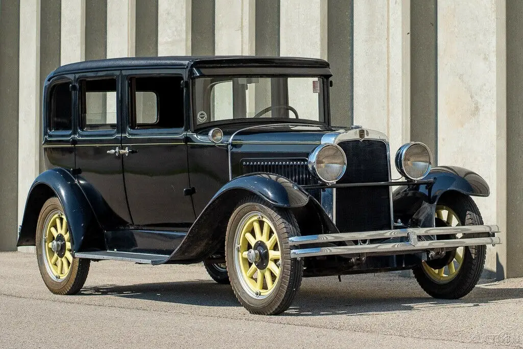 1929 Nash Standard Six Landau Sedan