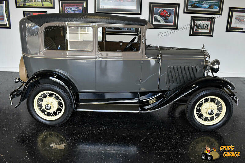 1930 Ford Model A Deluxe Tudor