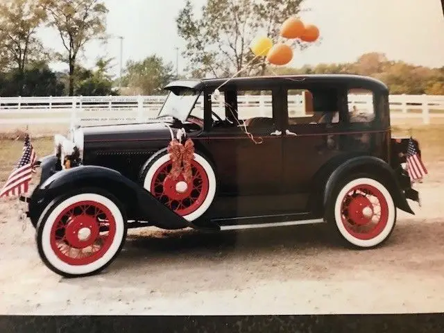 1930 Ford Model A Town Sedan