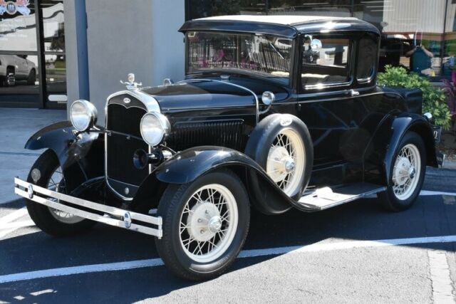 1931 Ford Model A Deluxe 5-Window Coupe