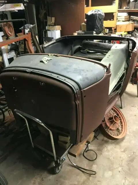 1931 Ford Model A Deluxe Roadster