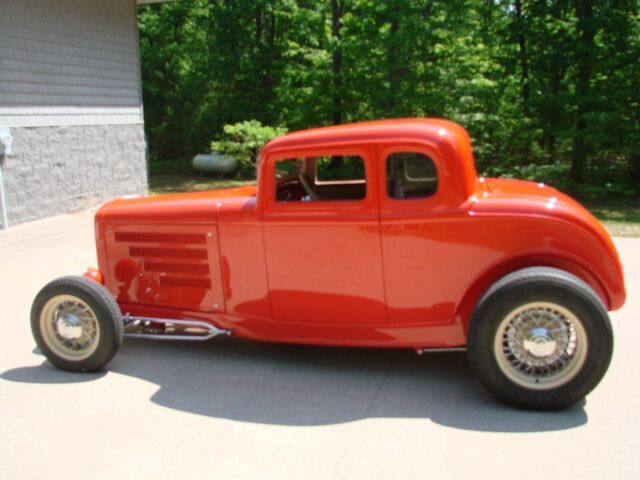 1932 Ford Model B 5-Window Coupe 3" Chop