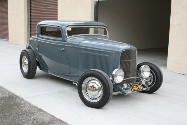 1932 Ford 3 Window Coupe Deluxe