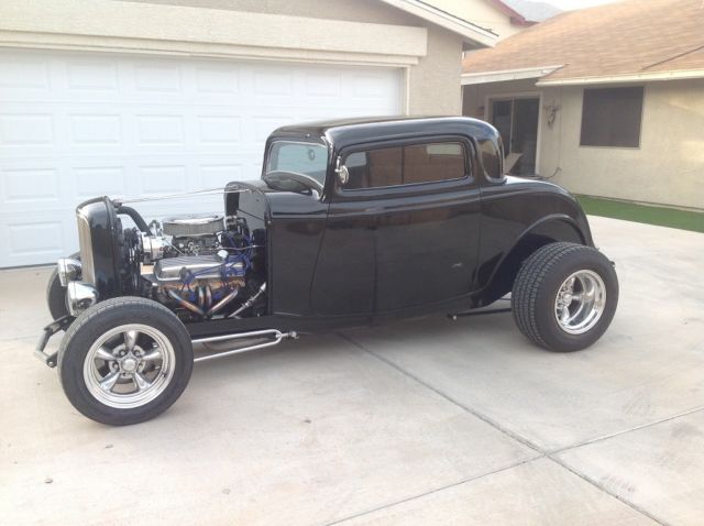 1932 Ford 3 WINDOW COUPE