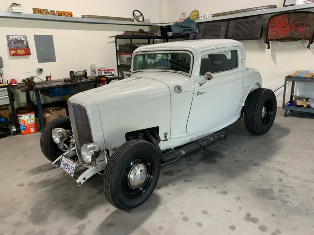 1932 Ford 3 Window Deluxe