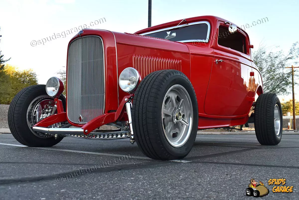 1932 Ford 3 Window Coupe Hot-Rod
